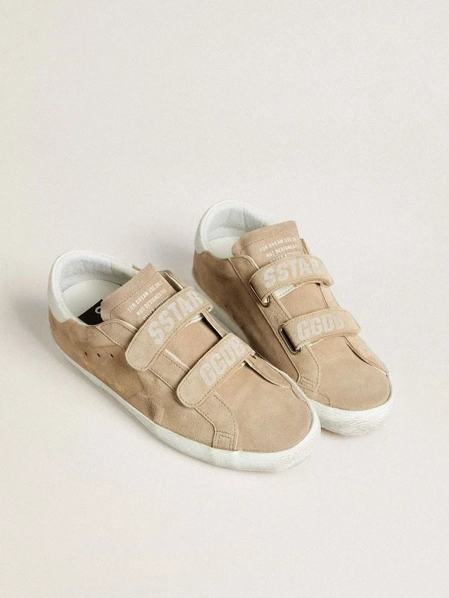 Adidași Old School pentru femei din piele de căprioară bej cu bandă de piele albă la călcâi
