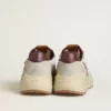 Adidași pentru bărbați cu Running Sole din nailon și piele de căprioară, cu stea din piele maro și bandă de piele la călcâi în nuanță de burgund