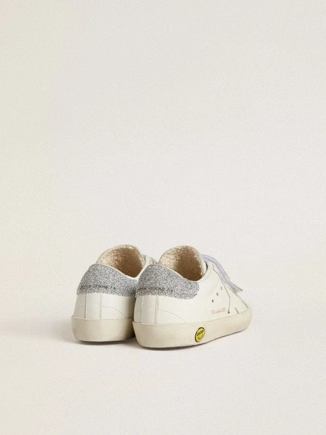 Adidași Young Old School din piele albă, cu bandă la călcâi și curele cu cristale Swarovski argintii