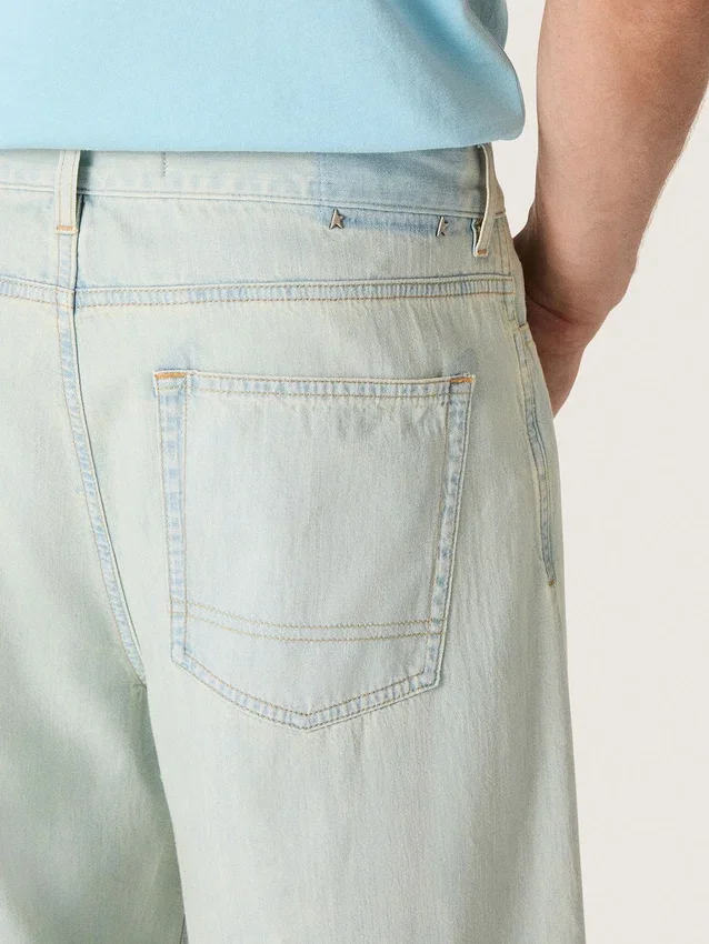 Blugi pentru bărbați din denim albastru deschis