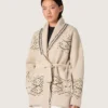 Cardigan pentru femei cu centură, din amestec de lână bej, cu broderie contrastantă