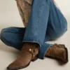 Cizme Debbie joase din piele de căprioară gri-porumbel cu cataramă detașabilă