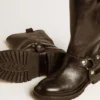 Cizme Kurt din piele neagră lucioasă, cu cataramă și ținte de culoare argintie