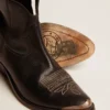 Cizme tinere din piele neagră cu broderie de culoarea nisipului