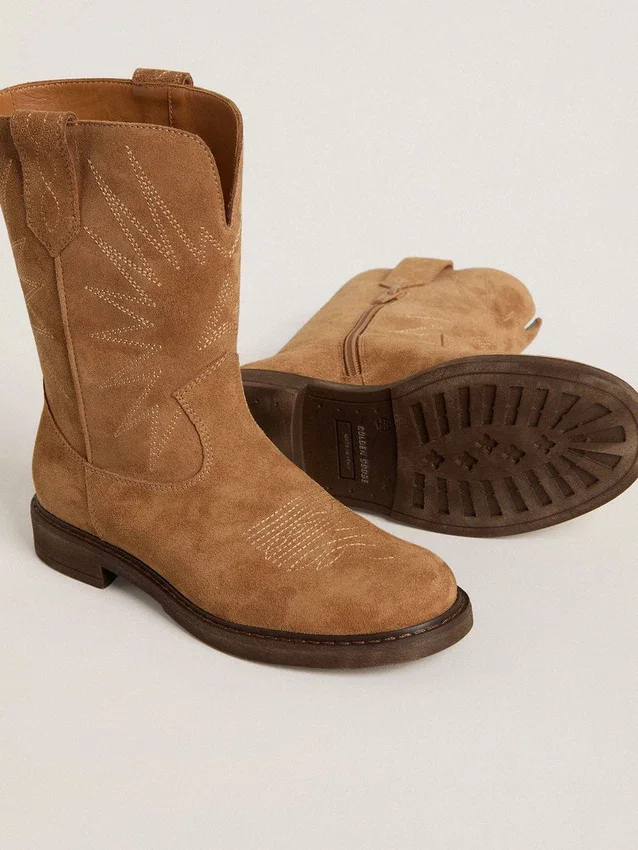 Cizme Wish Junior din piele de căprioară de culoare camel, cu broderie în formă de stea