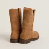 Cizme Wish Junior din piele de căprioară de culoare camel, cu broderie în formă de stea