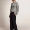 Cămășă pentru bărbați cu dungi albe și albastre și broderie pe față