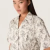 Cămașă din bumbac cu croi drept pentru femei, cu imprimeu floral alb-negru