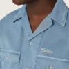 Cămașă unisex din denim albastru deschis, cu broderie pe spate