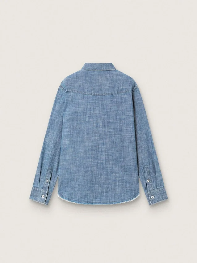Cămașă unisex Journey din bumbac chambray albastru deschis, cu tiv cu franjuri și aplică brodată