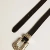 Curea neagră din piele spălată, cu cataramă de culoare argintie
