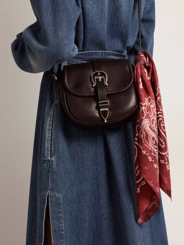 Eșarfă de culoare burgund cu model paisley