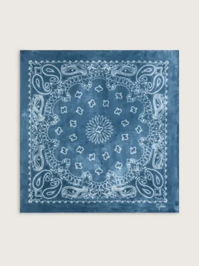 Eșarfă din Golden Collection, albastru denim, cu model paisley