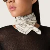 Eșarfă vintage din mătase albă cu motiv floral negru