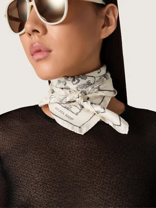 Eșarfă vintage din mătase albă cu motiv floral negru
