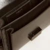 Geanta Venezia din piele metalizată neagră cu detalii negre