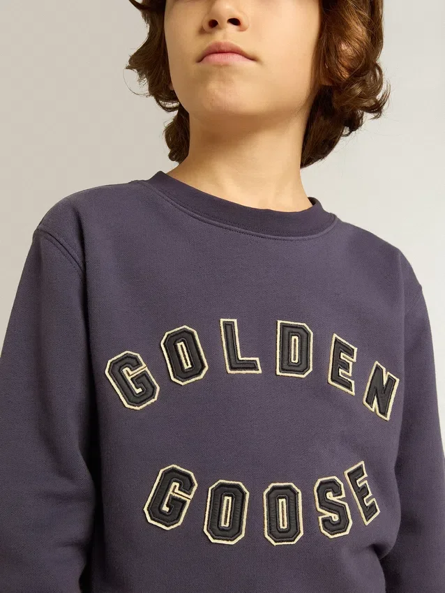 Hanorac albastru-violet cu inscripția „golden goose” pe față