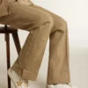 Modelul Ball Star LTD pentru femei, cu stea bej și bandă neagră pe călcâi