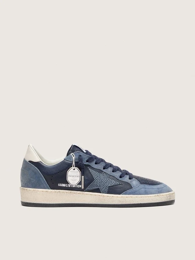 Modelul Ball Star LTD pentru femei, din piele albastru închis, cu stea din cristale Swarovski albastru deschis și inserții din piele de căprioară