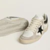 Modelul Ball Star LTD pentru femei din piele nappa, cu stea din cristal negru și inserții din piele de căprioară bej
