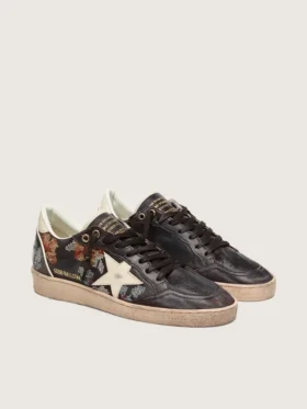 Modelul Ball Star LTD pentru femei din piele nappa de culoare abanos, cu broderie multicoloră și stea albă