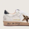 Modelul Ball Star pentru femei, cu stea din piele de ponei cu imprimeu leopard și bandă neagră pe călcâi