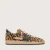 Modelul Ball Star pentru femei din piele de ponei cu imprimeu leopard, stea din piele neagră și bandă de călcâi