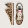 Modelul Ball Star pentru femei din piele de ponei cu imprimeu leopard, stea din piele neagră și bandă de călcâi