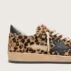 Modelul Ball Star pentru femei din piele de ponei cu imprimeu leopard, stea din piele neagră și bandă de călcâi