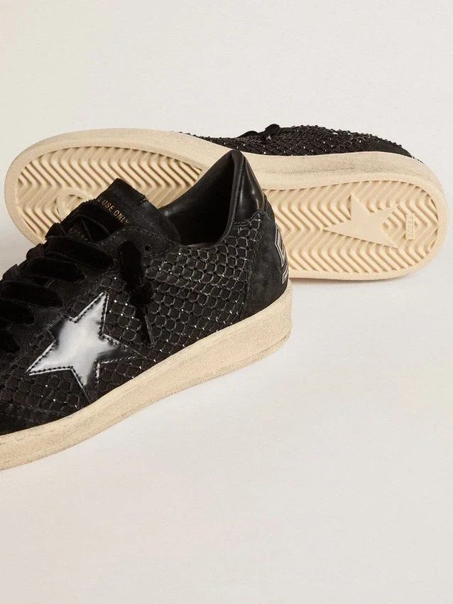 Modelul Ball Star pentru femei, din plasă, cu cristale Swarovski și stea și bandă de la călcâi din piele laminată neagră