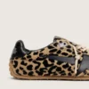 Modelul Marathon Speed pentru bărbați, din piele de ponei bej și negru cu imprimeu leopard, cu stea din piele neagră