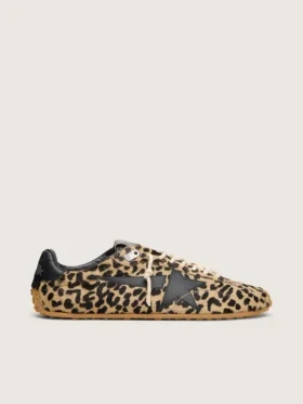 Modelul Marathon Speed pentru femei, din piele de ponei bej și negru cu imprimeu leopard, cu stea din piele neagră