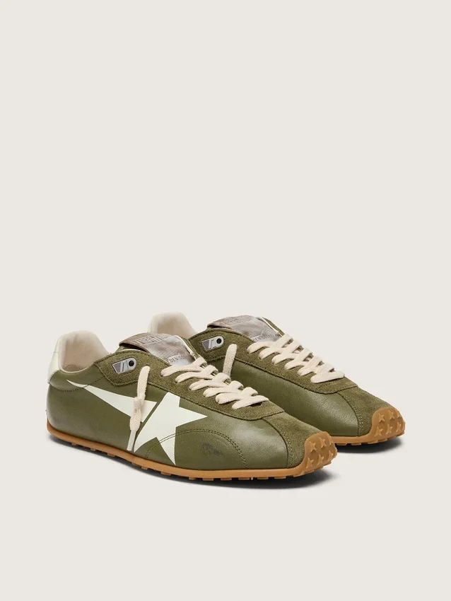 Modelul Marathon Speed pentru femei, din piele verde-măslin cu stea crem