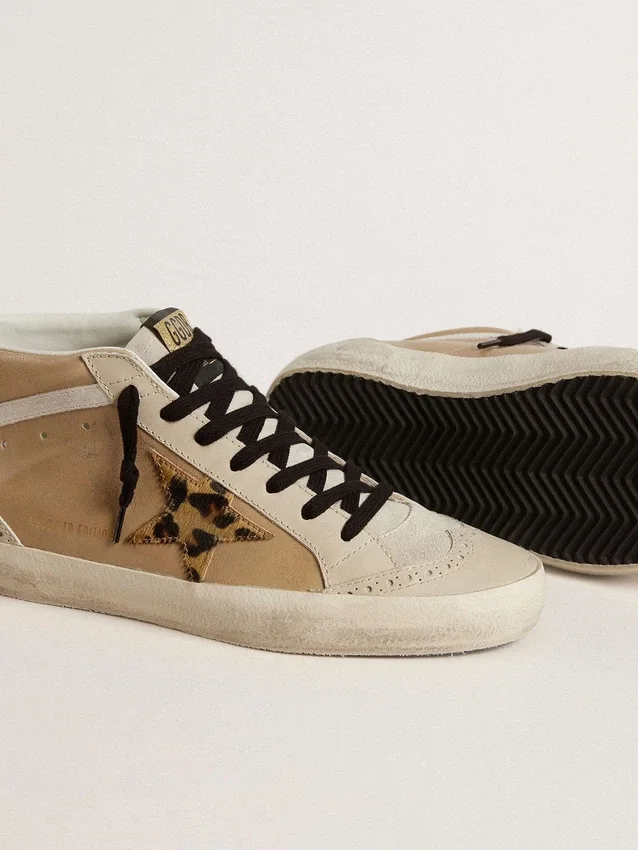Modelul Mid Star pentru femei din piele Naplak bej, cu stea din piele de ponei cu imprimeu leopard