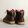 Modelul Sky-Star pentru bărbați din piele neagră lucioasă cu stea roșie