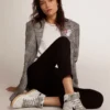 Modelul Sky-Star pentru femei, cu semnătură pe gleznă și inserții negre