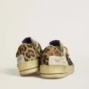Modelul Stardan pentru femei din piele nappa și plasă, cu bandă pe călcâi din piele de ponei cu imprimeu leopard
