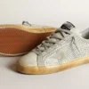 Modelul Super-Star pentru femei din nubuc alb patinat, cu cristale Swarovski
