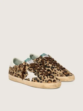 Modelul Super-Star pentru femei din piele de ponei cu imprimeu leopard, cu stea din piele și bandă la călcâi
