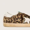 Modelul Super-Star pentru femei din piele de ponei cu imprimeu leopard, cu stea din piele și bandă la călcâi