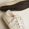 Modelul V-Star pentru femei din piele cu efect vintage