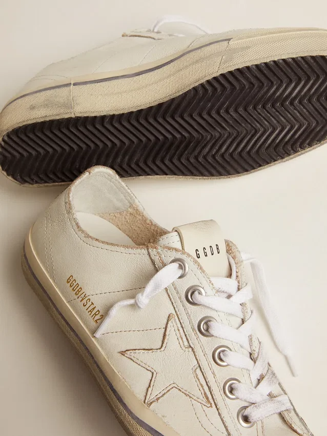 Modelul V-Star pentru femei din piele cu efect vintage
