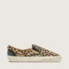 Modelul VCE Penstar pentru bărbați, din piele de ponei cu imprimeu leopard și bandă de piele neagră la călcâi