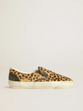 Modelul VCE Penstar pentru femei, din piele de ponei cu imprimeu leopard și bandă de piele neagră la călcâi