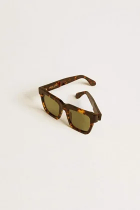 Ochelari de soare Jamie cu ramă pătrată, de culoare maro Havana
