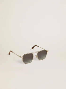 Ochelari de soare în stil aviator, cu ramă argintie și lentile albastre