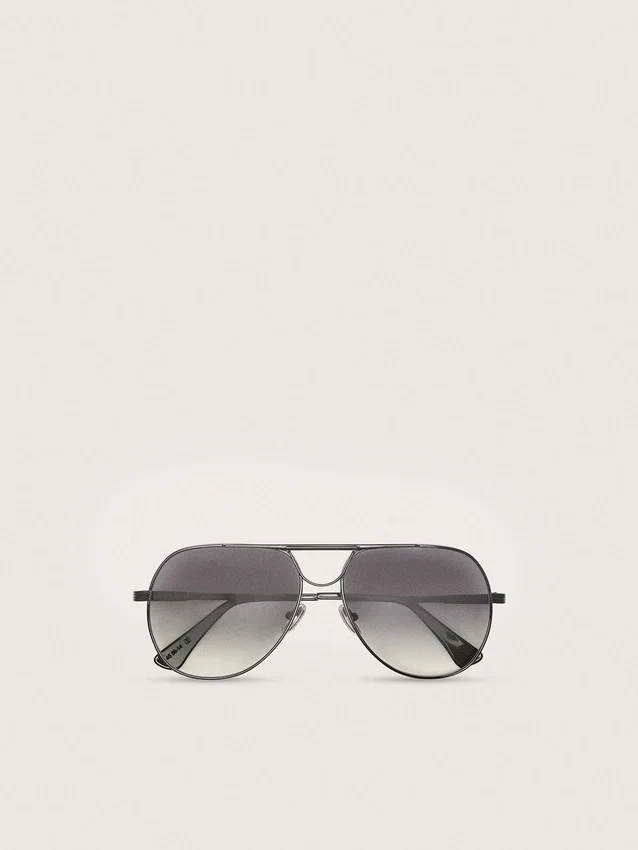 Ochelari de soare în stil aviator, cu ramă de culoare metalică și lentile gri