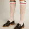 Șosete lungi cu nervuri, în alb vintage, cu dungi în două nuanțe