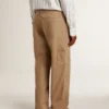 Pantaloni bej pentru bărbați cu patch-uri