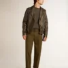 Pantaloni chino din Golden Collection, de culoare verde militar